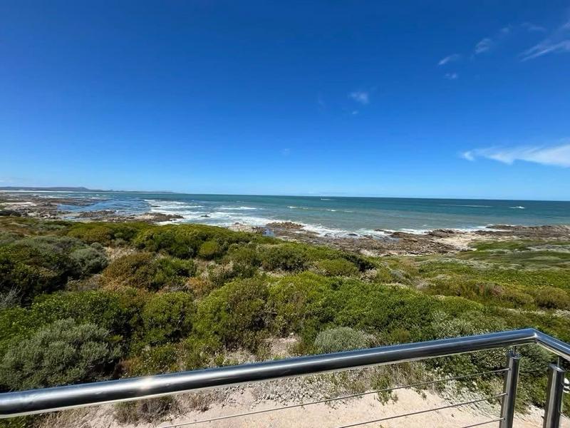 5 Bedroom Property for Sale in Kleinbaai Western Cape